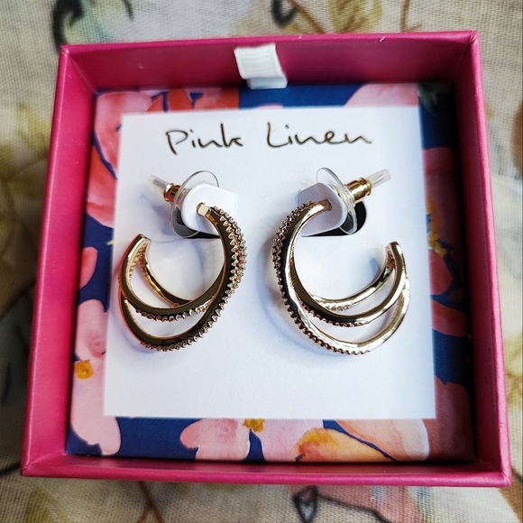 Pink Linen Brand Cubic Zirconia Curled Triple Gold Tone Plated Hoop Earrings NIB - Picture 2 of 11
